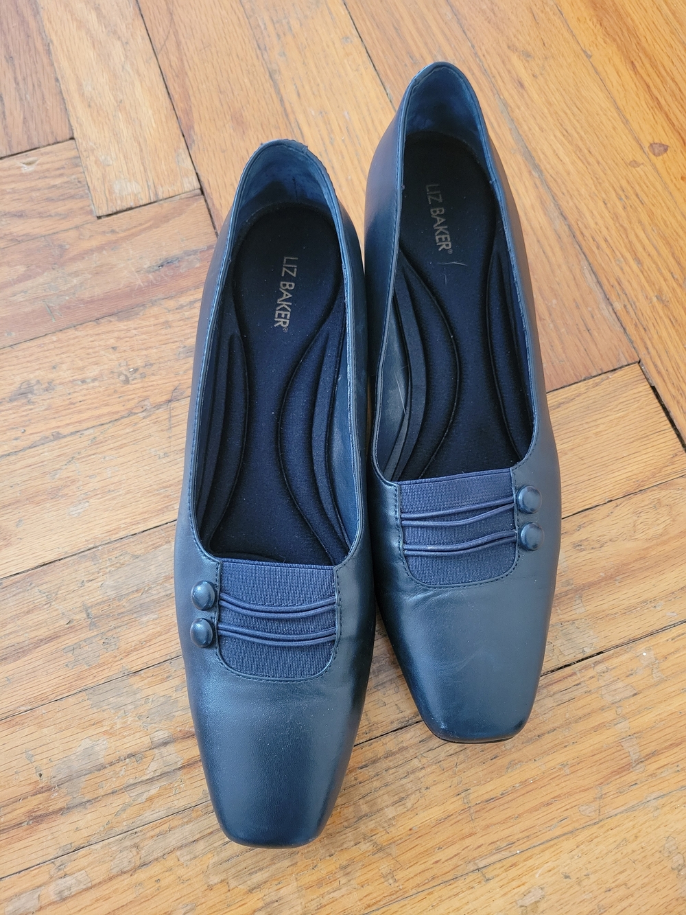 Liz Baker Navy Leather Slip-On Loafers with Button Detail Sz 8
